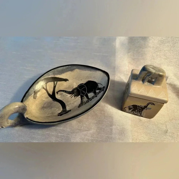 Carved Elephant Tray And Box Soapstone Carved In Kenya - Picture 1 of 9